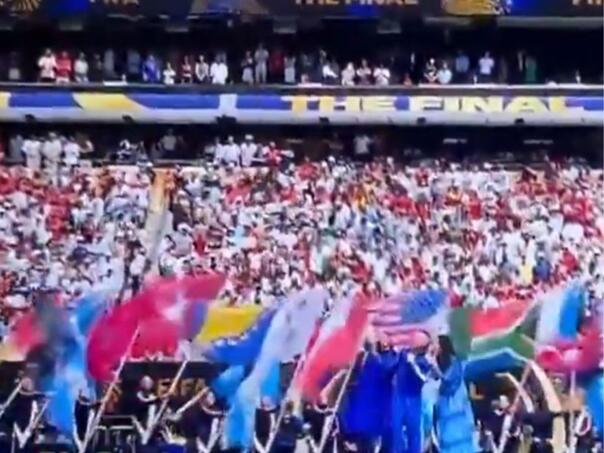 Podsjetnik na historijski podvig: Zastava BiH zavijorila se u finalu Mundijala