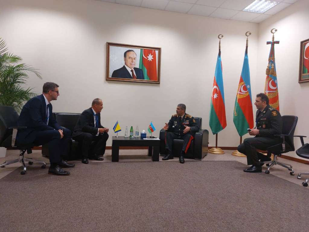 Podžić i Hasanov o uspostavljanju bilateralno-vojne saradnje BiH i Azerbejdžana