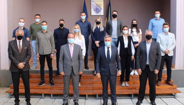 Podžić i Okolić upriličili prijem za pripravnike u Ministarstvu odbrane BiH