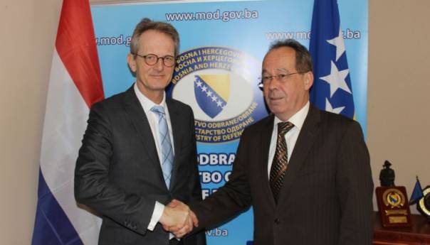 Podžić i Vos o bilateralno-odbrambenoj saradnji BiH i Nizozemske