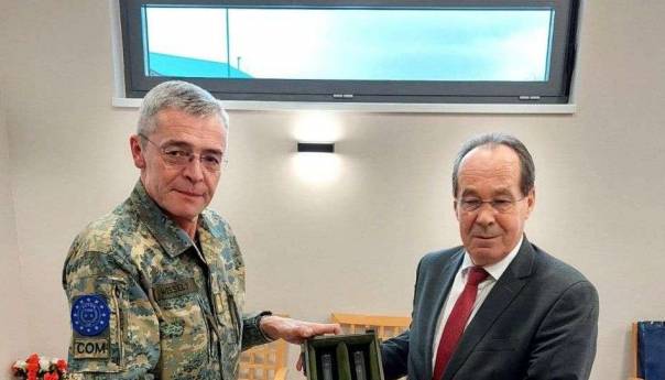 Podžić na oproštajnom sastanku sa zapovjednikom EUFOR-a