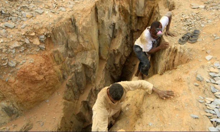 Poginulo 14 osoba u urušavanju rudnika zlata u Sudanu