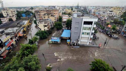 Poginulo 46 ljudi u poplavama u indijskoj državi Uttarakhand