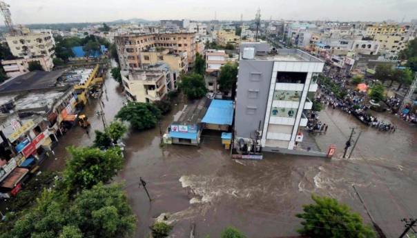 Poginulo 46 ljudi u poplavama u indijskoj državi Uttarakhand