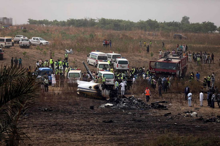 Poginulo sedam osoba u padu vojnog aviona u Nigeriji