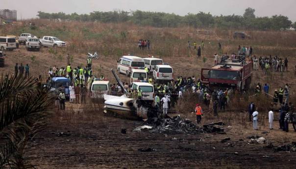 Poginulo sedam osoba u padu vojnog aviona u Nigeriji