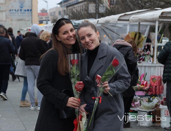 Pogledajte atmosferu iz Banjaluke na Dan žena