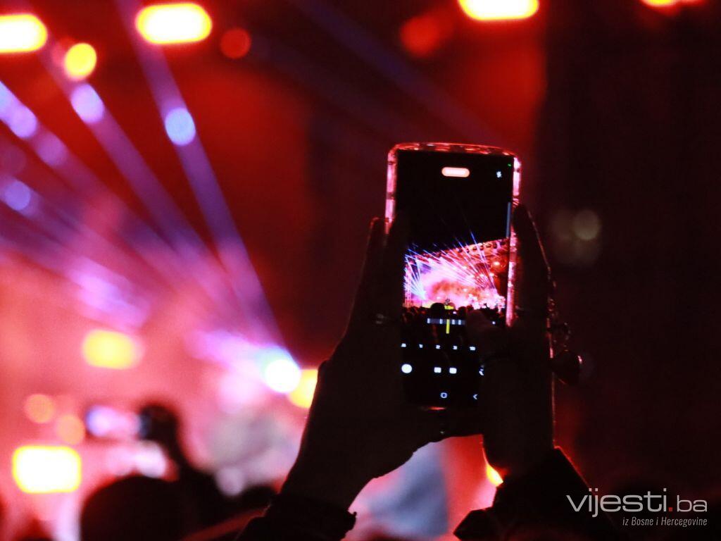 Pogledajte atmosferu na koncertu Letu štuke na reprizi Nove u Sarajevu
