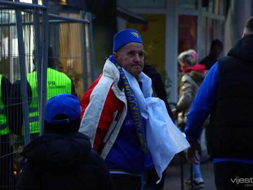 Pogledajte atmosferu na ulicama Zenice prije utakmice