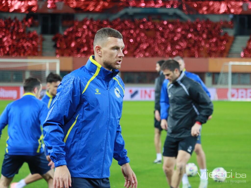 Pogledajte atmosferu: Naši trenirali na "Ernst Happelu"