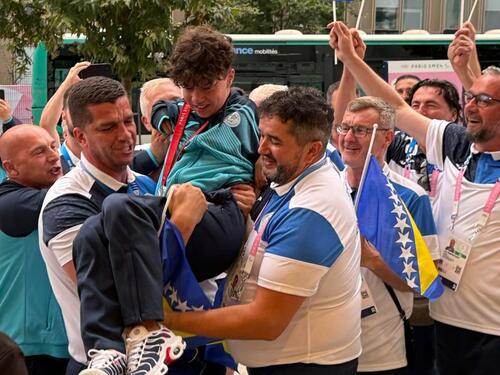 Pogledajte emotivno slavlje Barlova sa bh. odbojkašima