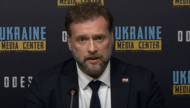 Pogledajte kako Banožić priča engleski i bori se s izgovorom