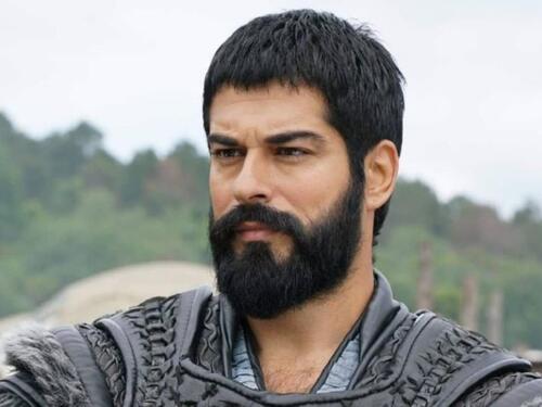 Pogledajte kako čuveni Bali-beg izgleda bez brkova i brade