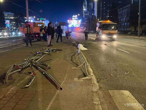 Pogledajte kako izgleda mjesto tragedije: Tramvaj je uklonjen, ostala je bol...