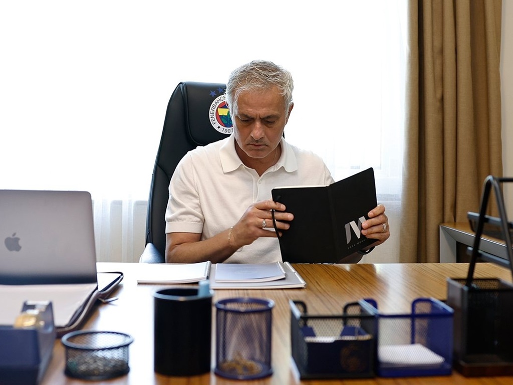 Pogledajte kako izgleda Mourinhov prvi dan na poslu