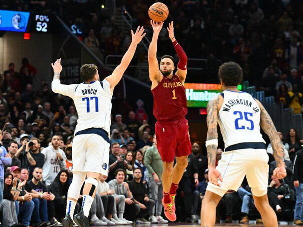 Pogledajte kako je Strus nestvarnim šutem pokvario Dončićevu briljantnu partiju