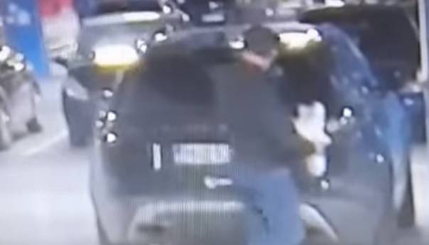 Pogledajte kako je zapaljen skupocjeni Range Rover banjalučke starlete