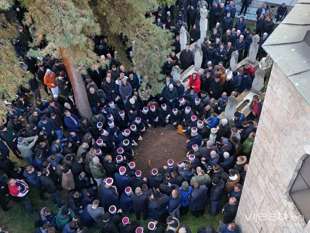Pogledajte kako se Sarajevo oprostilo od hafiza Ismeta Spahića