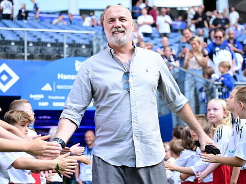 Pogledajte kako su navijači HSV-a dočekali Sergeja Barbareza