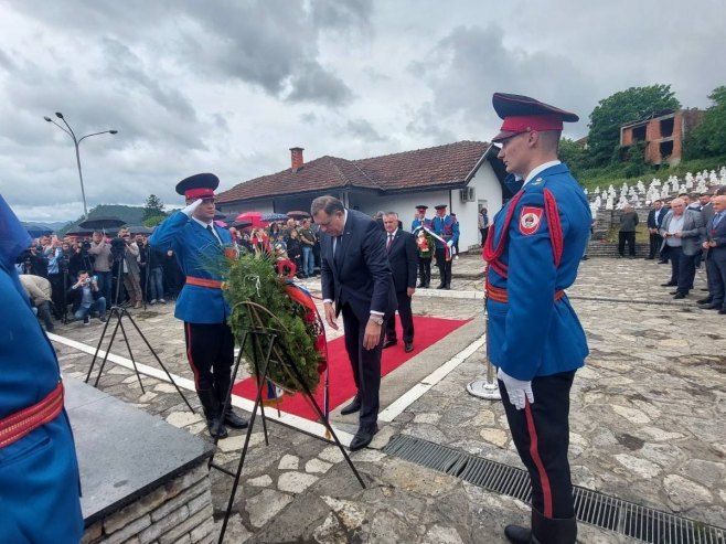 Pogledajte ko je s Dodikom došao u Srebrenicu