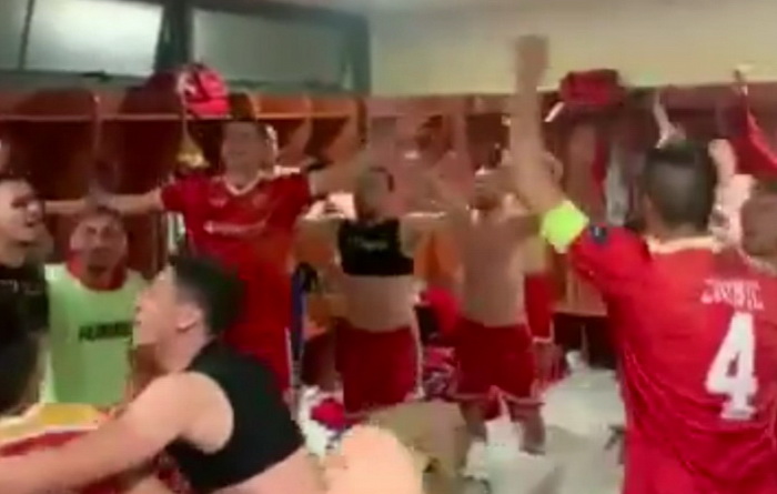Pogledajte slavlje igrača Veleža u svlačionici nakon eliminacije AEK-a