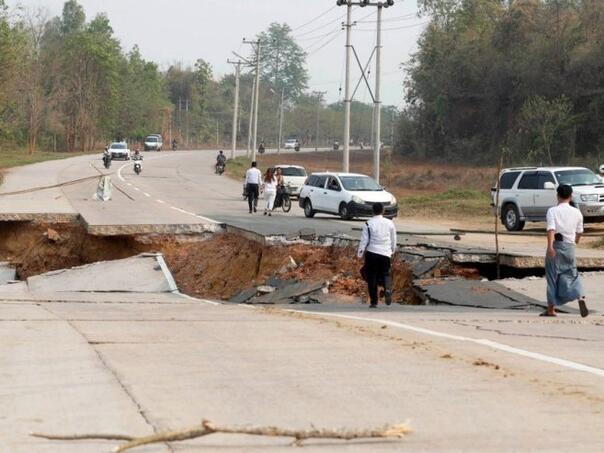 Pogledajte snimak ogromnog rascjepa nastalog nakon zemljotresa u Mjanmaru