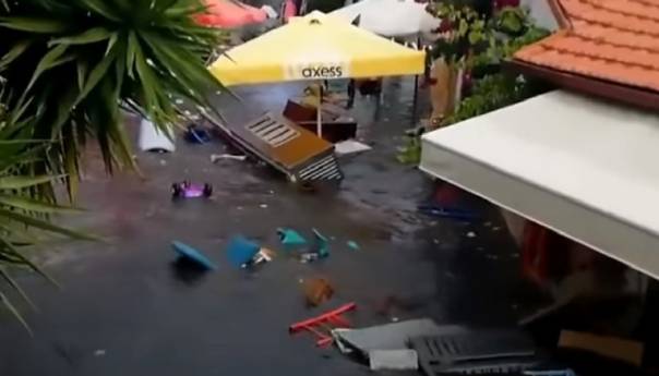 Pogledajte udar mini-tsunamija u Turskoj