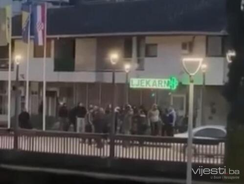 Pogledajte video sukoba u Stocu: Policija intervenisala