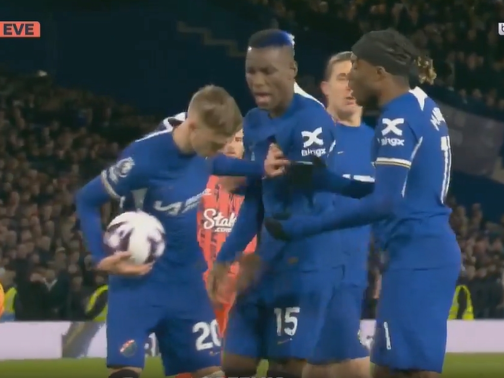 Pogledajte žestoku svađu igrača Chelseaja kod penala: 'Kao djeca na igralištu!'