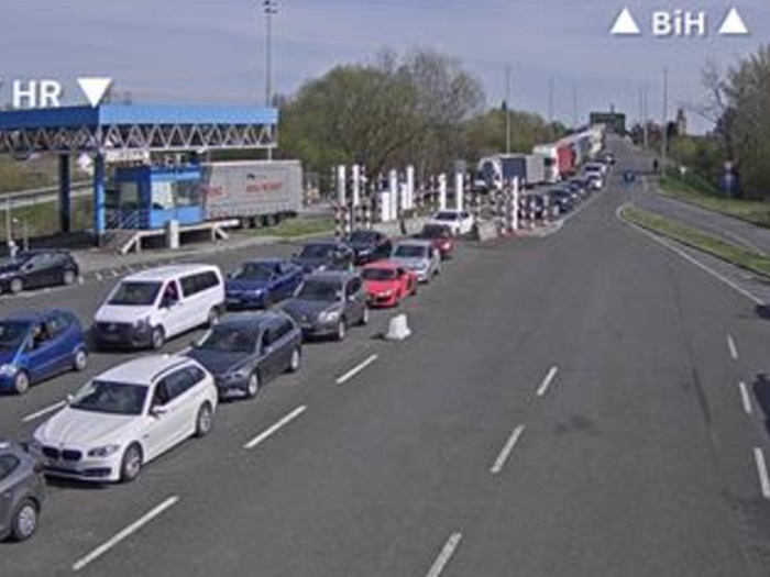 Pojačan intenzitet saobraćaja, gužva na graničnim prelazima