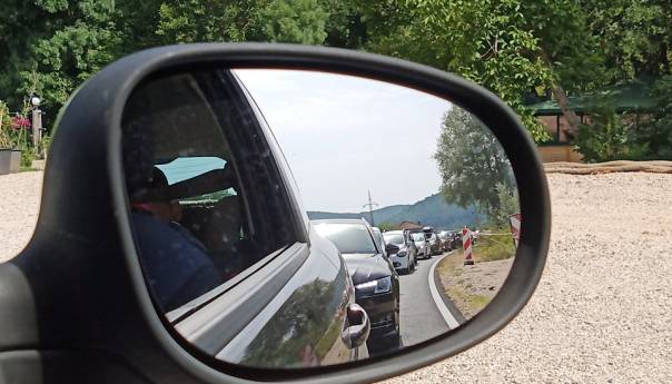 Pojačan promet na graničnim prijelazima