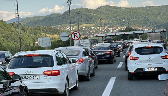 Pojačan promet na putevima i graničnim prelazima u BiH