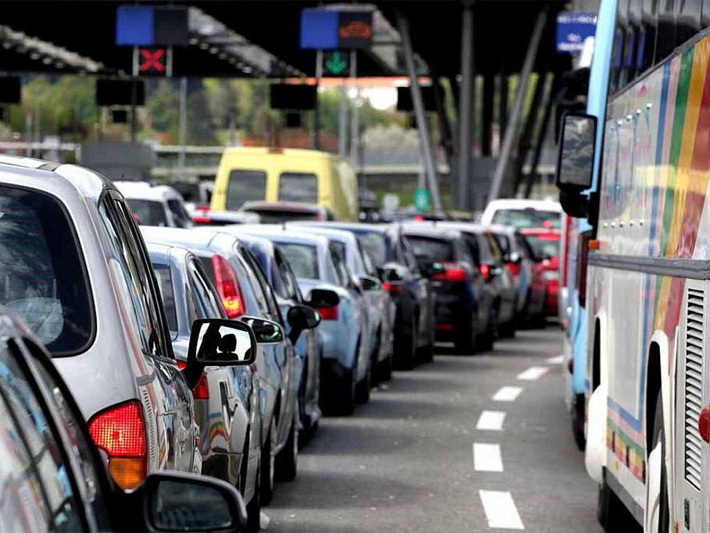 Pojačan promet prema jugu i na nekoliko graničnih prelaza
