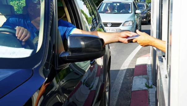 Pojačan promet vozila i duge kolone na izlazu iz BiH