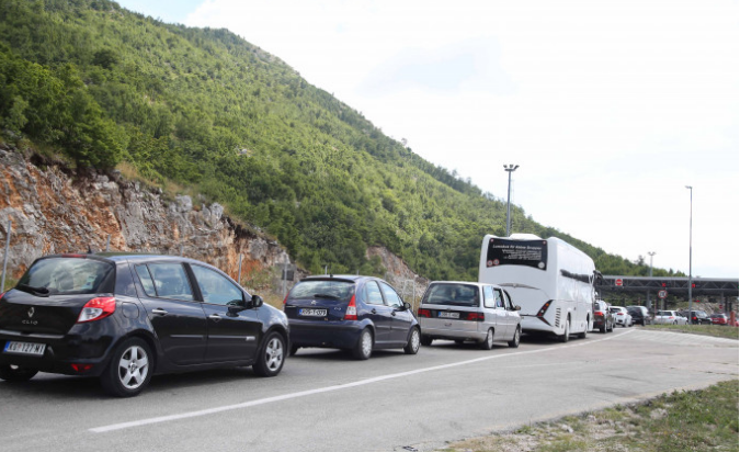 Pojačan promet vozila na graničnim prelazima