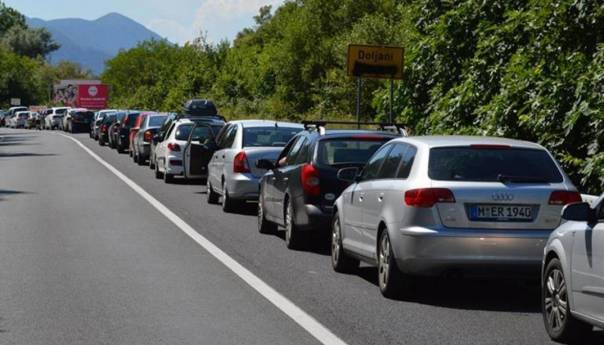 Pojačan promet vozila na graničnim prijelazima