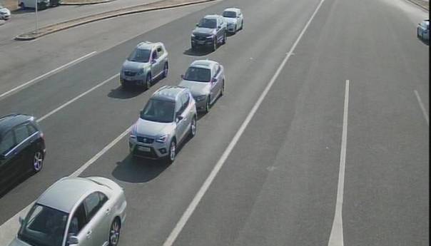 Pojačan promet vozila na graničnim prijelazima, zadržavanja do 30 minuta