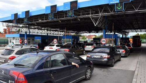 Pojačan promet vozila na izlazu iz BiH na pojedinim graničnim prijelazima