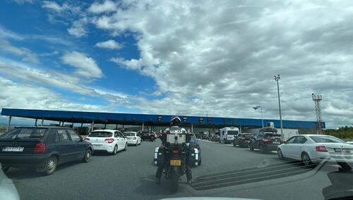 Pojačan promet vozila na putevima i na graničnim prijelazima