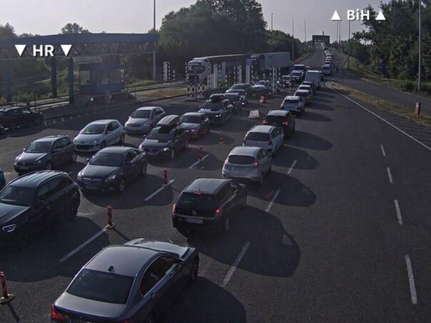 Pojačan promet vozila na ulazu u BiH na ovim graničnim prelazima