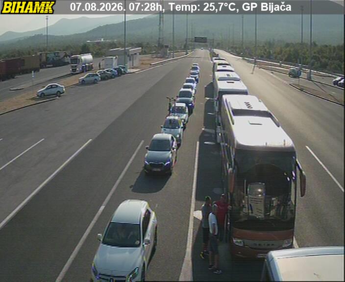 Pojačan saobraćaj u BiH: Duge kolone na više graničnih prijelaza