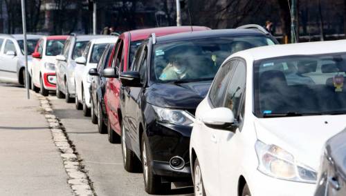 Pojačana frekvencija putničkih vozila i autobusa prema Potočarima