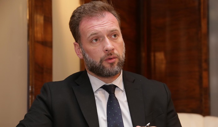 Pojavili su se ljudi koji nisu dio protokola, ne cijenim samovolju