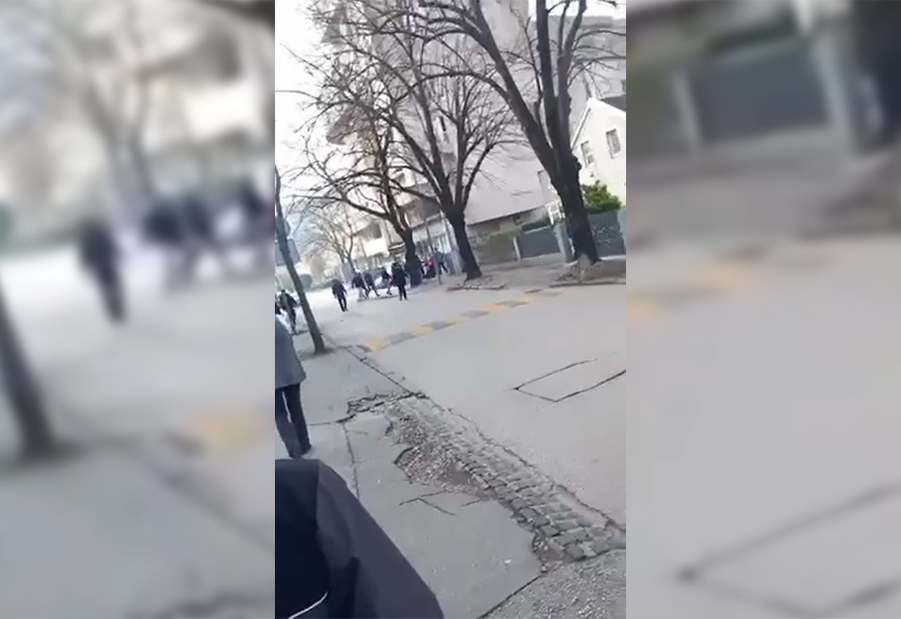 Pojavio se snimak napada na učenike u Mostaru