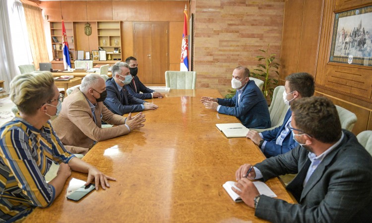 Poklon vaučeri za zdravstvene radnike Srbije