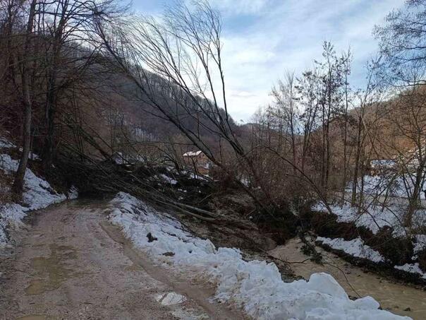 Pokrenuto klizište u Islamovcu