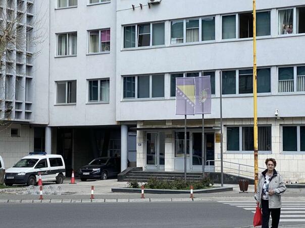 Pokušaj ubistva: Komšiju tukao motkom i htio ga ugušiti