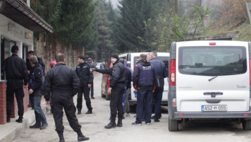 Pokušali ubiti migranta u centru "Ušivak": Maloljetnik iz Afganistana izboden nožem