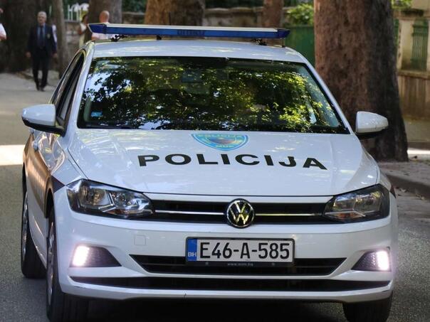 Pokušao odbaciti drogu, pa pao u ruke policije: U stanu mu pronašli 100 grama heroina
