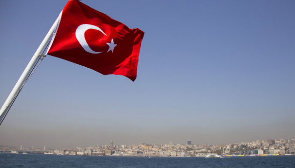 Pokvareni brod blokirao Bosfor